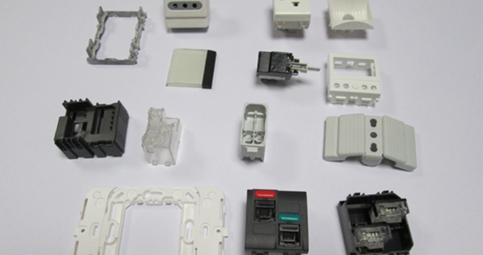prises de courant moulés en plastique